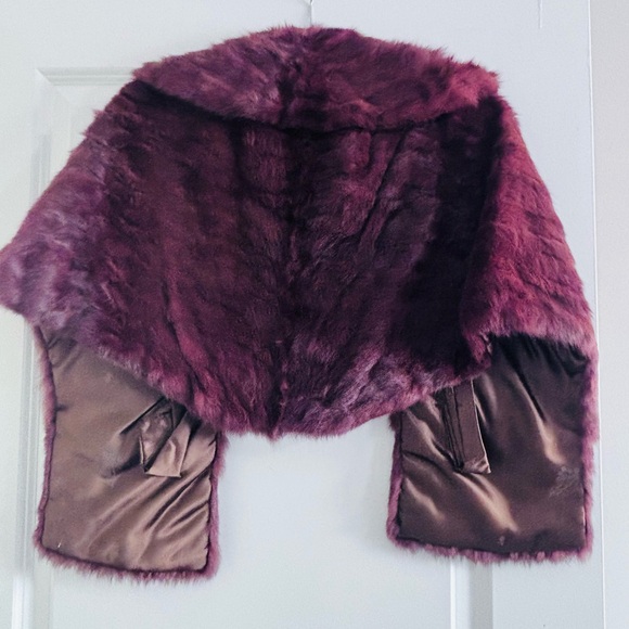 Luxury and Chic 100% Rabbit Fur Stole: Shawl - Picture 2 of 10